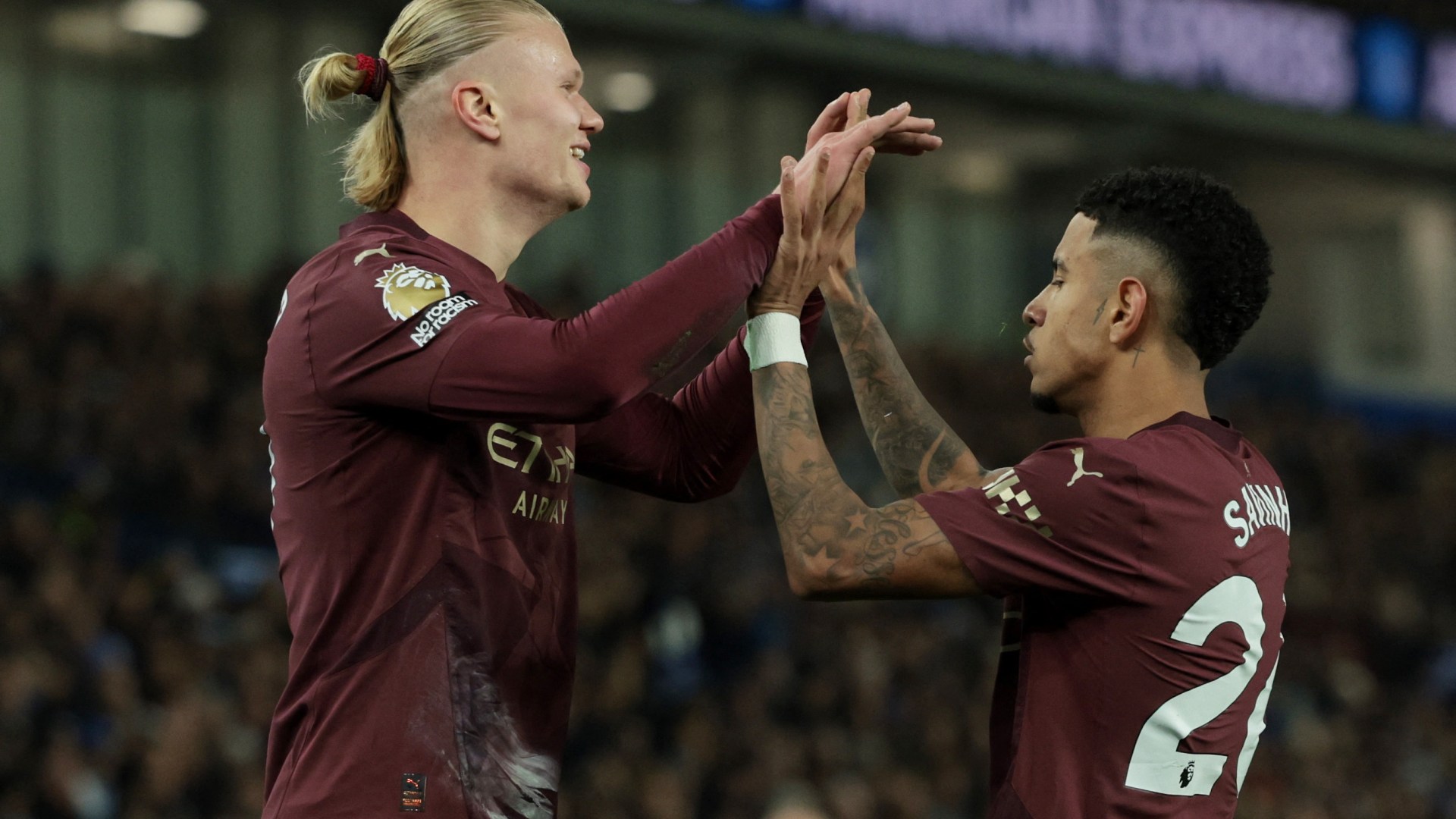 Premierliga Toppunte 2024-25: Haaland en Salah Strijd om Goue Bot Superioriteit